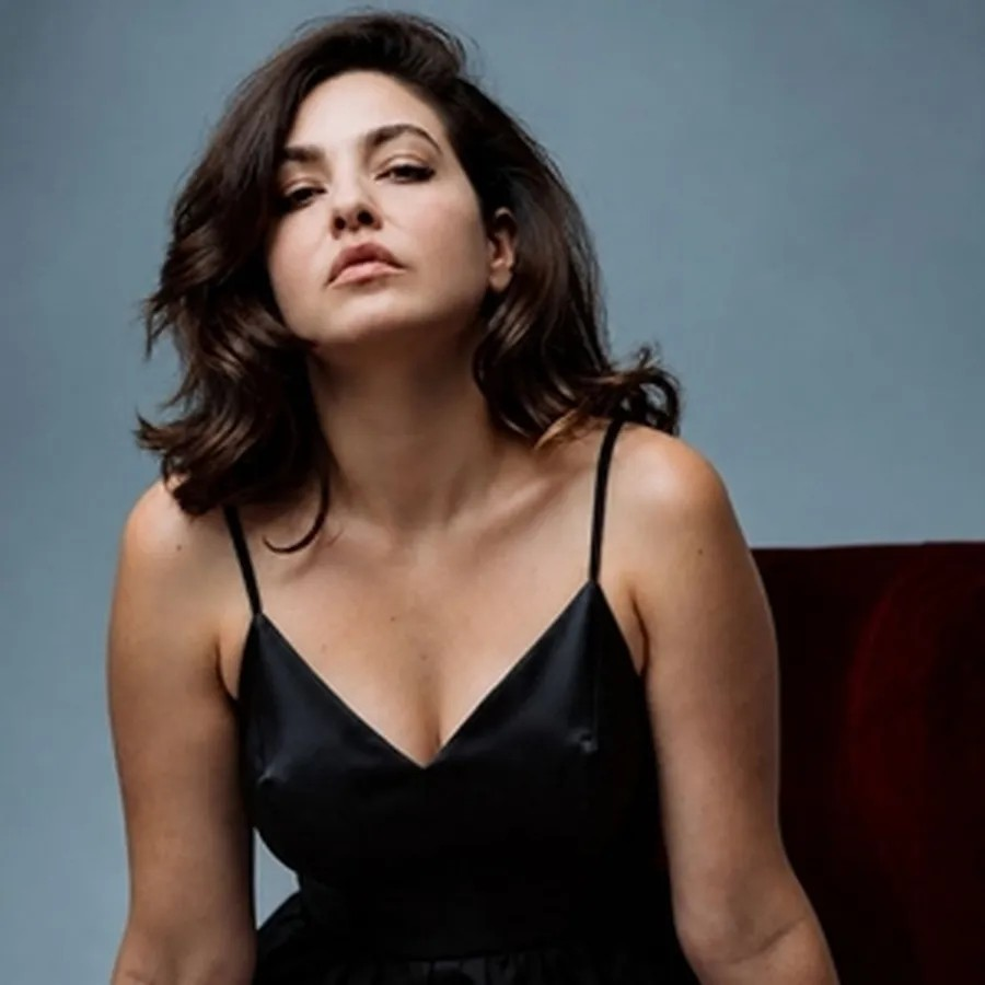 Promo image for Candlelit Halloween with Elena Diaz